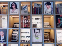 -英伦眼镜蔡司依视路折扣店(通州万达店)