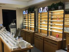 -优医视平价眼镜超市蔡司依视路折扣(小马厂店)
