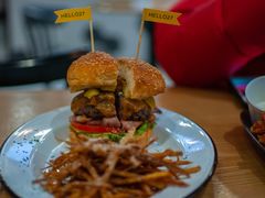 27&nbsp;牛肉汉堡-HELLO 27 意面·沙拉·帕尼尼