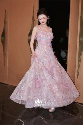 点击看大图 -艾拉·女王婚纱礼服馆