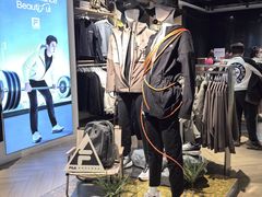 -燕莎奥特莱斯购物中心