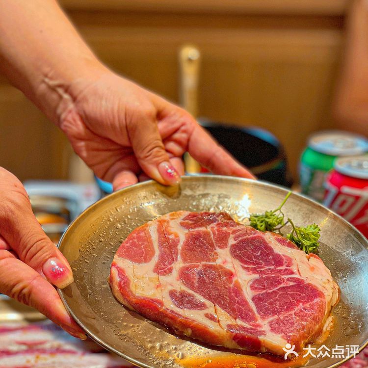 排队3小时也要吃的泥炉烤肉！