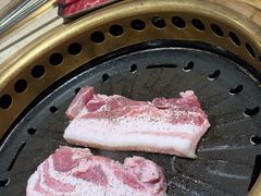 -蚂蚁洞·烤肉大营地(上海静安大悦城店)