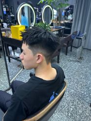 -藤野造型专业烫染接发