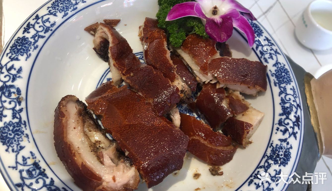好吃不贵的烤乳猪就在红树林