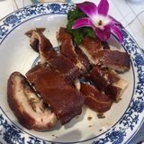 好吃不贵的烤乳猪就在红树林