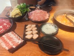 -呷哺呷哺(普陀乐购真北店)