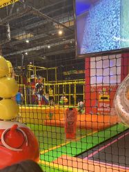 -蹦蹦跳跳(新奥购物中心店)