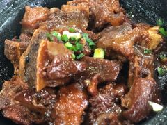 酱烧排骨-临街徽菜馆·正宗黄山味