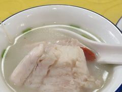 -美顺香食府鱼头老店(雪野湖店)