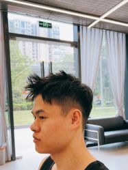-侨治发型