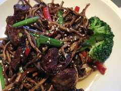 -八府香鸭·啫啫煲(华山路店)