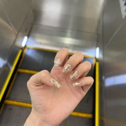 -DAZZLING BEAUTY美甲•美睫专门店