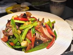 -伴山牛贵州黄牛肉火锅·苗疆非遗艺术餐厅(上海首店)