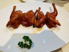 玻璃脆皮乳鸽-利苑酒家(金宝店)