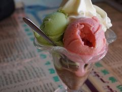 -古老冰山特色冰淇淋店(艾提尕尔店)