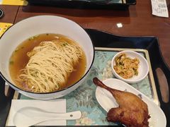 -百年老字号·观振兴蟹黄面·三虾面·苏式面(观前街富仁坊巷店)