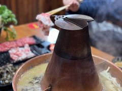 -果松木炭酸菜铜火锅·外婆参鸡汤