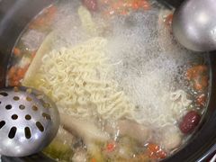-濠轩阁特色生蚝火锅(水湾路店)