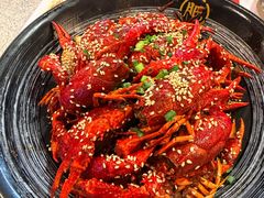 -肥肥虾庄·金牌油焖大虾(汉街SKP店)