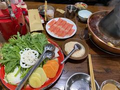 招牌生食蟹肉-东镇老火锅(长春路首店)