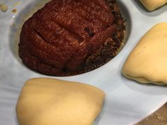 扣肉夹饼-洞庭土菜小炒馆(易发广场店)
