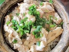 咸鱼肉片煲仔饭-关氏饮食店