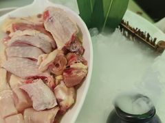 -洪氏嗨捞·广东猪肚鸡·椰子鸡火锅(西咸万象城店)