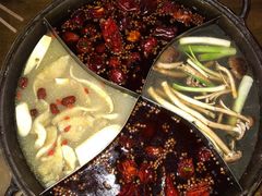 -白乐天毛肚火锅馆(南滨路店)