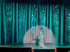 -金东尼人妖秀