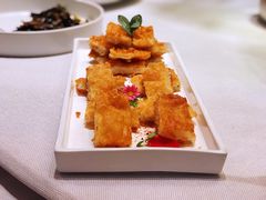 酥脆皮墨鱼胶配小棠菜-三利音·浦之舟(滨江大道店)