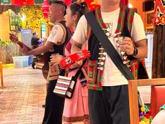 -老滇山寨•云南特色菜•地方菜•民族风情歌舞表演(金碧店)