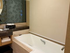 -广州花都皇冠假日酒店