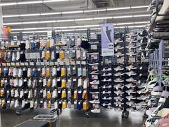 -迪卡侬(金龙湖店)