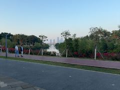 -万绿园