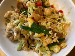 -关东小磨东北菜(上海长风大悦城店)