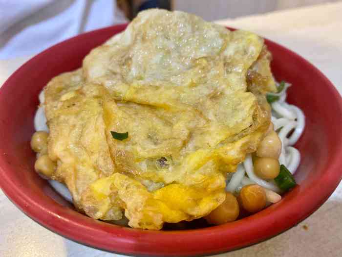 铜锅面-"天气热的开车开久了就很想吃碗又辣又酸的面.