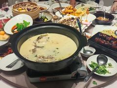 -泓历皇朝酒店(东亭店)