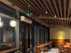 -星巴克(西藏路店)