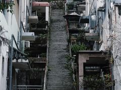 -彳亍咖啡·这里(水湾路店)