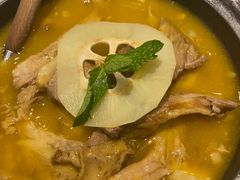 酸木瓜炖牛腩-半山腰·云南菜(侨福芳草地店)