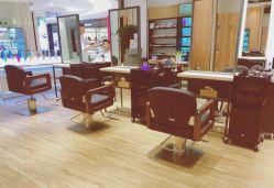 -Mentor Hair Salon