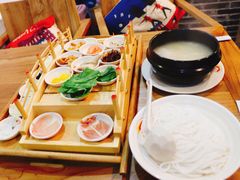 -双桥园·云南过桥米线(古城南门店)