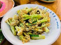 土司酒大碗花菜-吃饭皇帝大土家民族菜(正大广场店)
