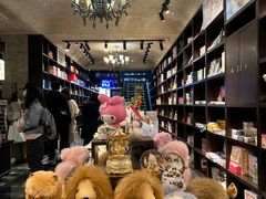 -钟书阁(松江泰晤士小镇店)