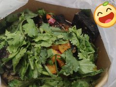 香菜怪-自黑豆夫·臭豆腐夹馍(四海唐人街店)