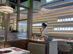-洪氏嗨捞·广东猪肚鸡·椰子鸡火锅(西咸万象城店)