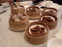 榴莲酥-湖影中餐厅·南京金茂威斯汀大酒店