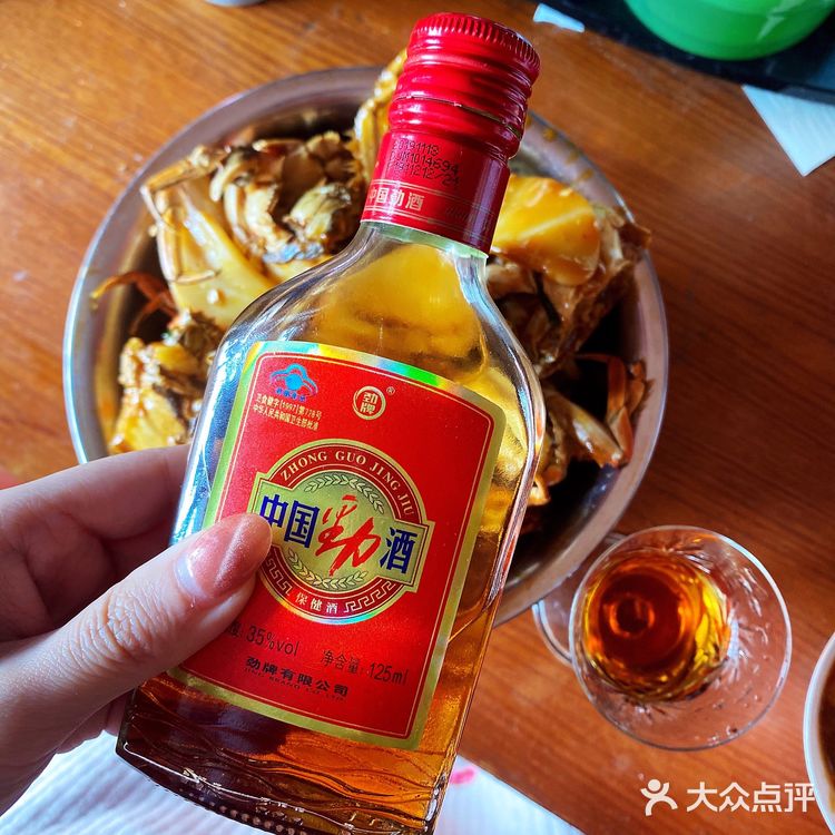 螃蟹配劲酒