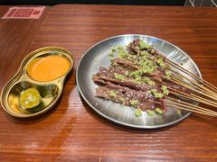 -何妹湿辣牛肉·粤式烧烤砂煲(桂雅路店)